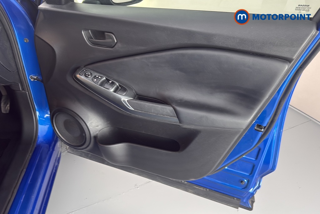 Nissan Juke Acenta Premium Manual Petrol SUV - Stock Number (1667602) - 18th supplementary image