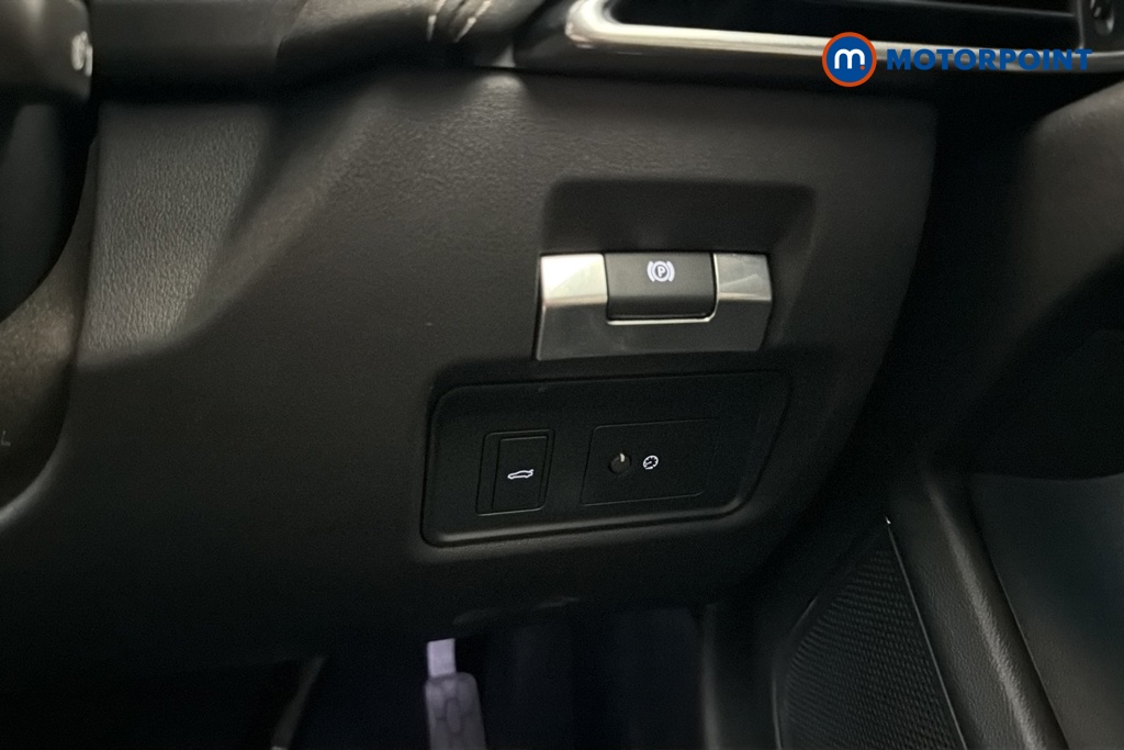 Jaguar XE R-Dynamic Se Automatic Diesel Saloon - Stock Number (1670498) - 11th supplementary image