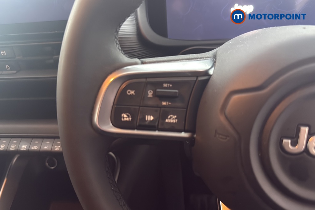 Jeep Avenger Altitude Manual Petrol SUV - Stock Number (1672043) - 4th supplementary image