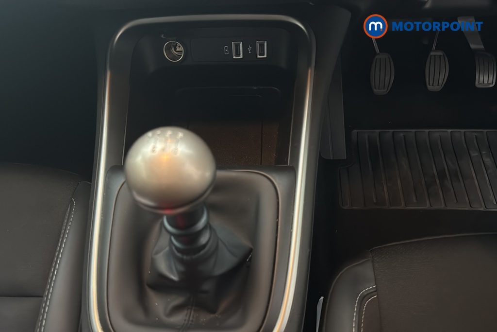 Jeep Avenger Altitude Manual Petrol SUV - Stock Number (1672043) - 15th supplementary image