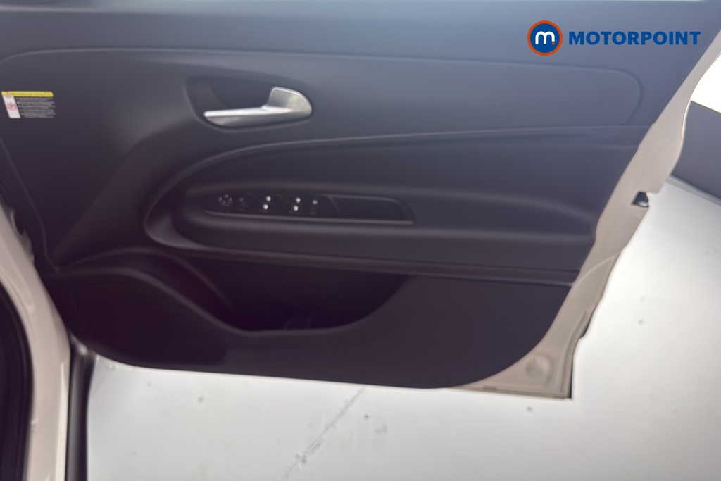 Jeep Avenger Altitude Manual Petrol SUV - Stock Number (1672043) - 18th supplementary image