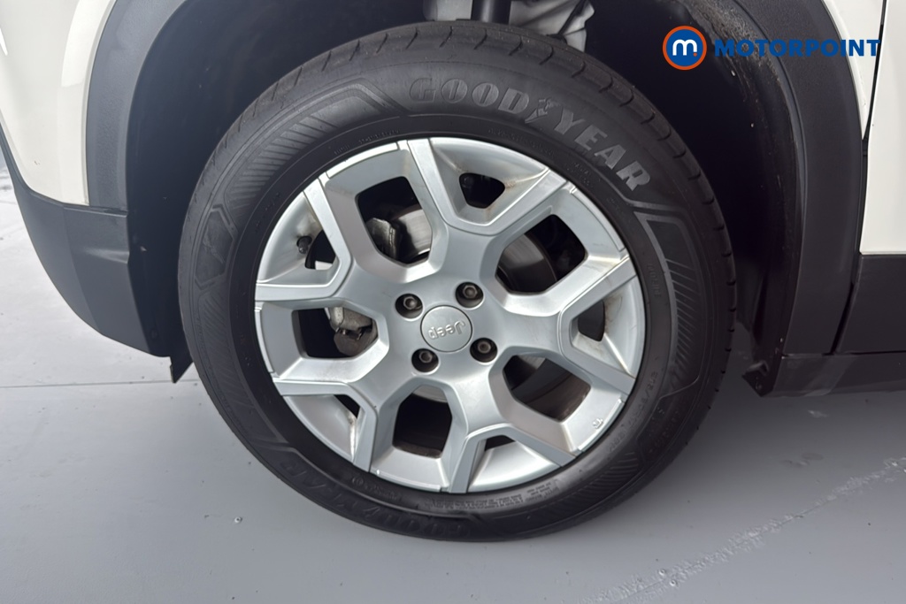 Jeep Avenger Altitude Manual Petrol SUV - Stock Number (1672043) - 44th supplementary image