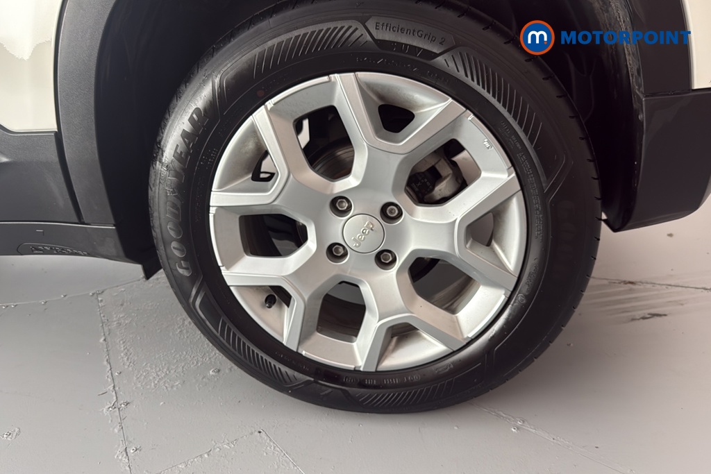 Jeep Avenger Altitude Manual Petrol SUV - Stock Number (1672043) - 45th supplementary image