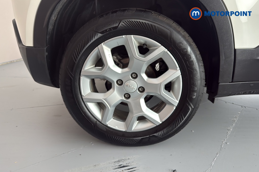 Jeep Avenger Altitude Manual Petrol SUV - Stock Number (1672043) - 46th supplementary image