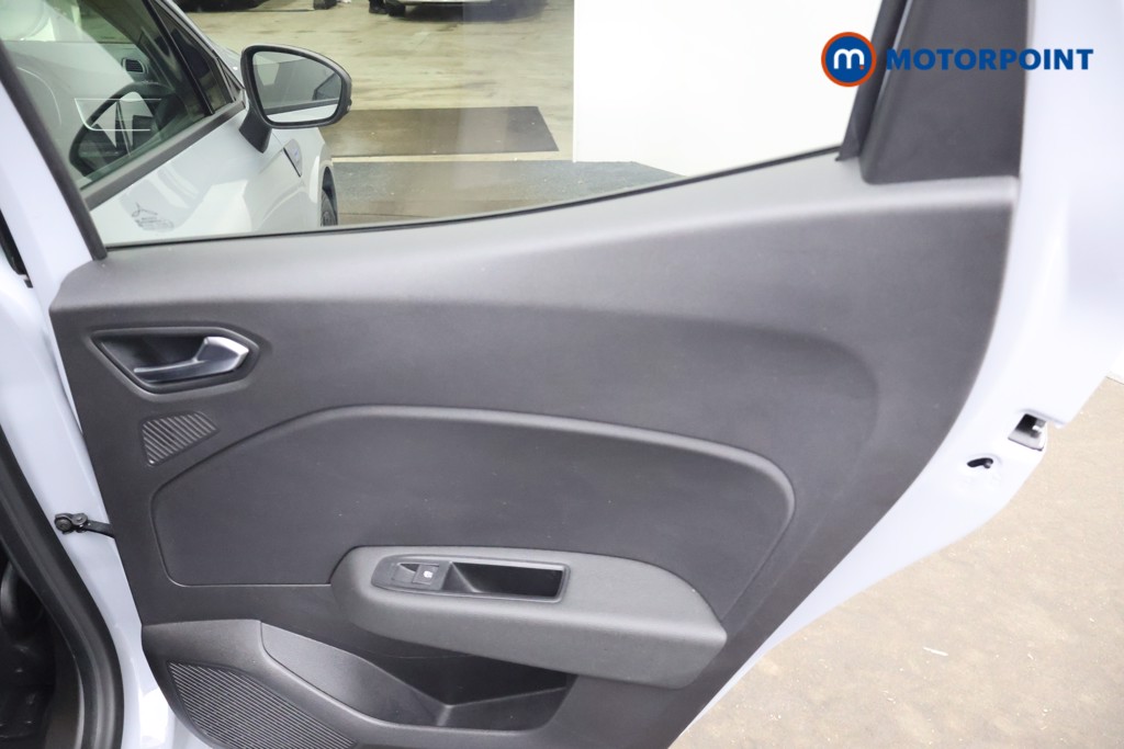 Renault Clio Esprit Alpine Manual Petrol Hatchback - Stock Number (1673015) - 21st supplementary image