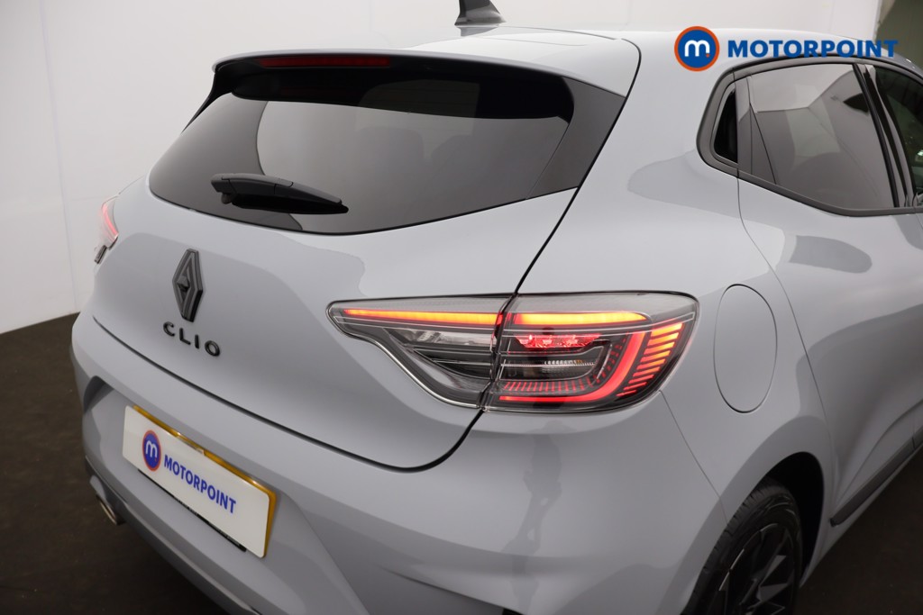 Renault Clio Esprit Alpine Manual Petrol Hatchback - Stock Number (1673015) - 25th supplementary image