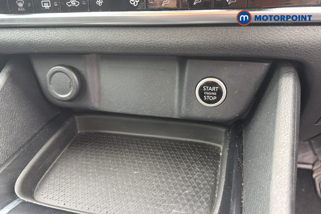 Nissan Qashqai Acenta Premium Manual Petrol SUV - Stock Number (1674506) - 13th supplementary image