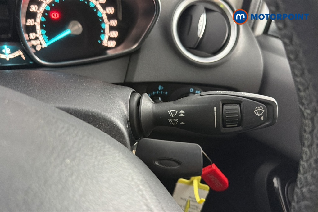 Ford Fiesta Zetec Manual Petrol Hatchback - Stock Number (1675178) - 6th supplementary image