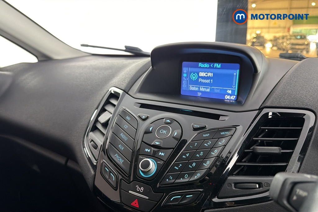 Ford Fiesta Zetec Manual Petrol Hatchback - Stock Number (1675178) - 8th supplementary image