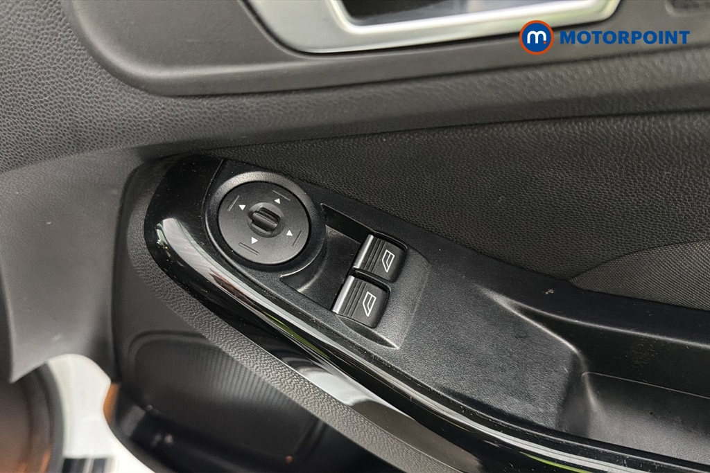 Ford Fiesta Zetec Manual Petrol Hatchback - Stock Number (1675178) - 19th supplementary image
