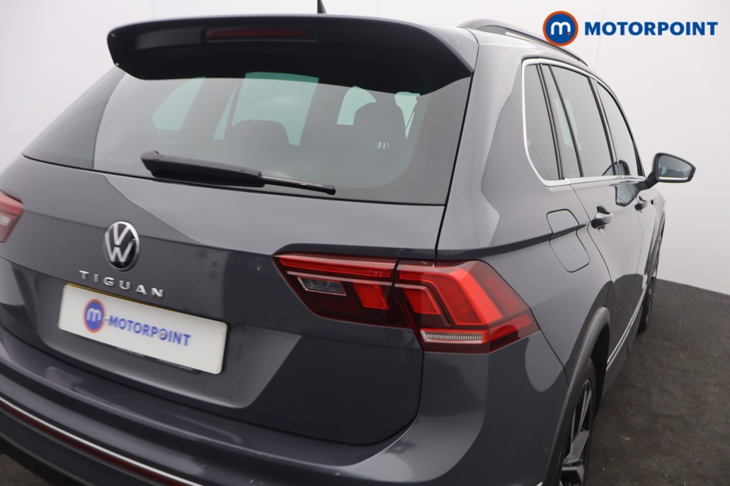Volkswagen Tiguan R-Line Automatic Petrol SUV - Stock Number (1676407) - 3rd supplementary image