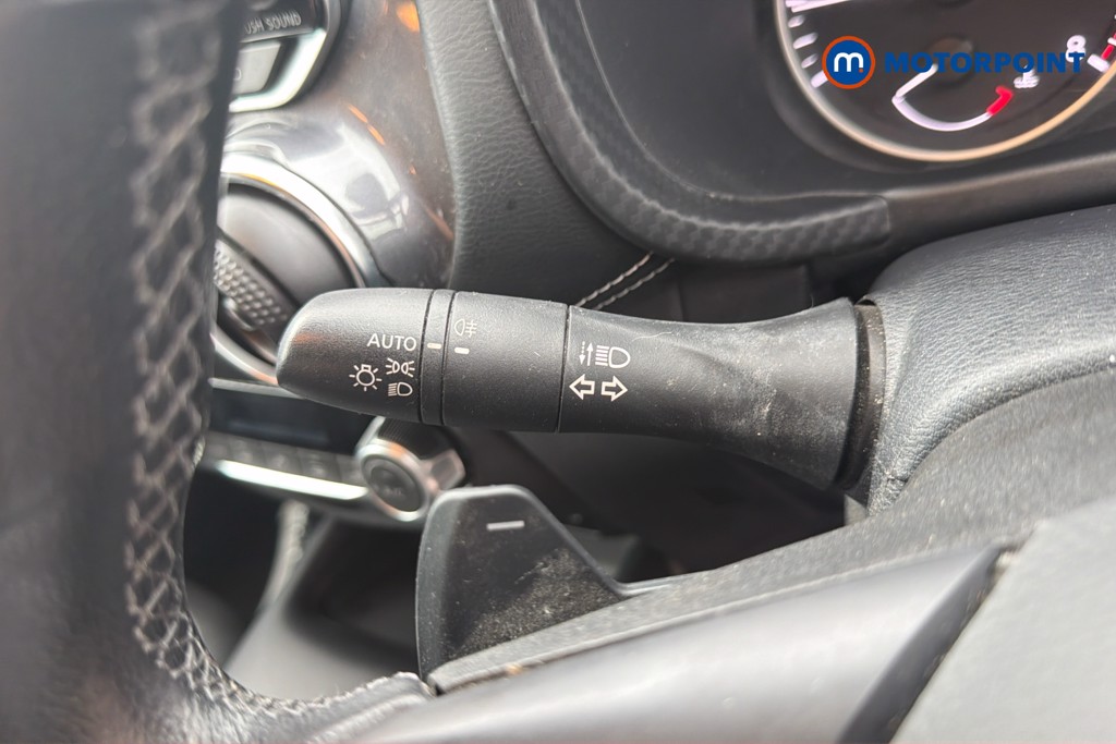 Nissan Juke N-Connecta Automatic Petrol SUV - Stock Number (1676790) - 9th supplementary image