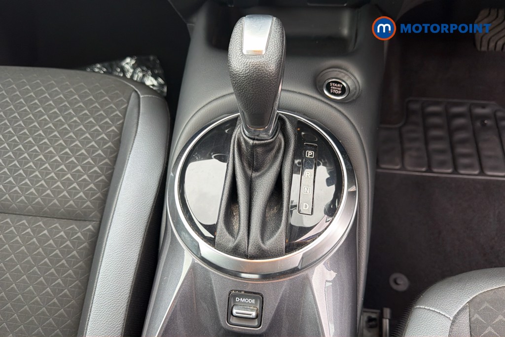 Nissan Juke N-Connecta Automatic Petrol SUV - Stock Number (1676790) - 14th supplementary image