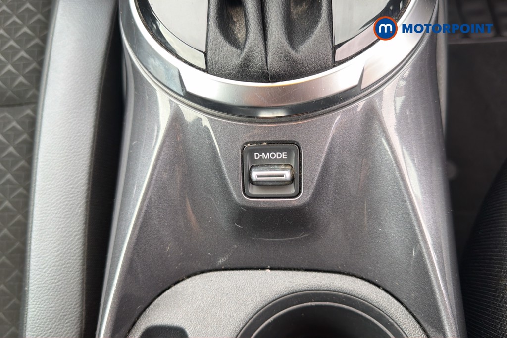 Nissan Juke N-Connecta Automatic Petrol SUV - Stock Number (1676790) - 15th supplementary image