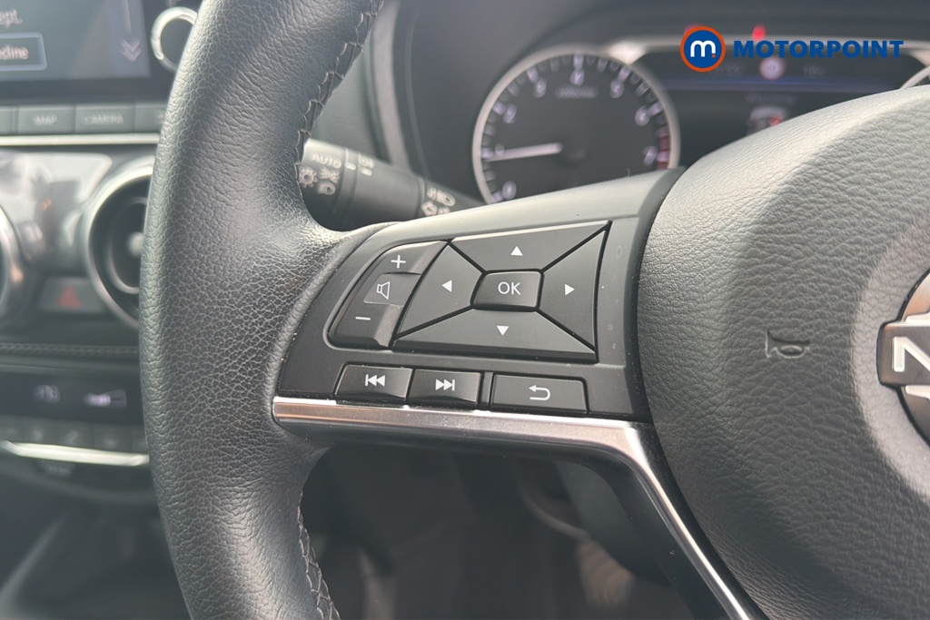 Nissan Juke N-Connecta Manual Petrol SUV - Stock Number (1677208) - 4th supplementary image