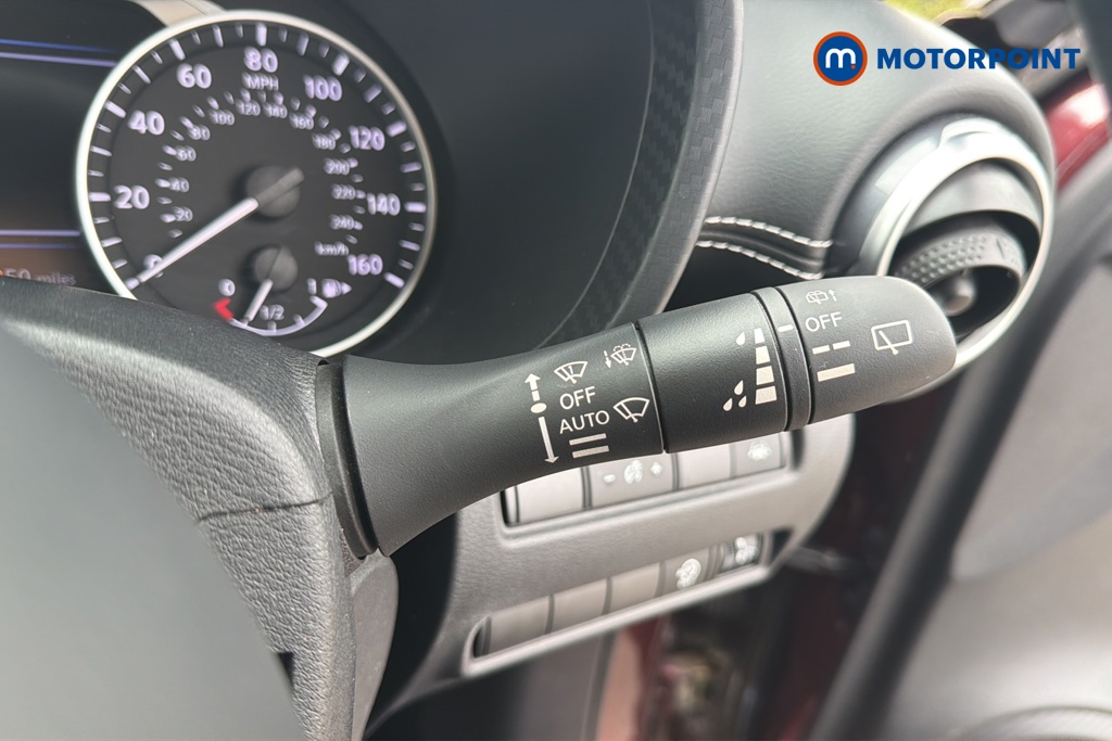 Nissan Juke N-Connecta Manual Petrol SUV - Stock Number (1677208) - 6th supplementary image