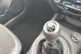 Nissan Juke N-Connecta Manual Petrol SUV - Stock Number (1677208) - 15th supplementary image