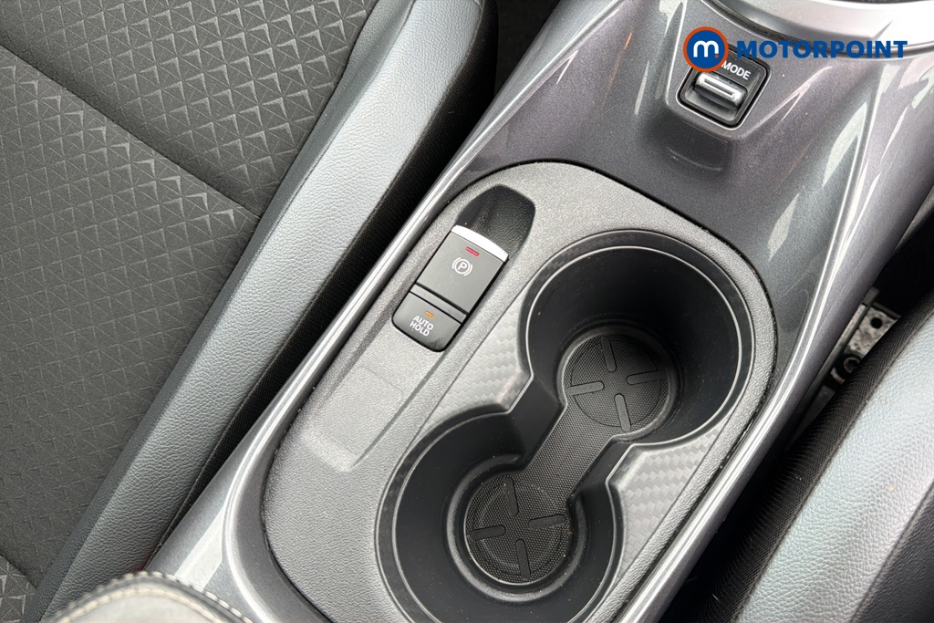 Nissan Juke N-Connecta Manual Petrol SUV - Stock Number (1677208) - 16th supplementary image
