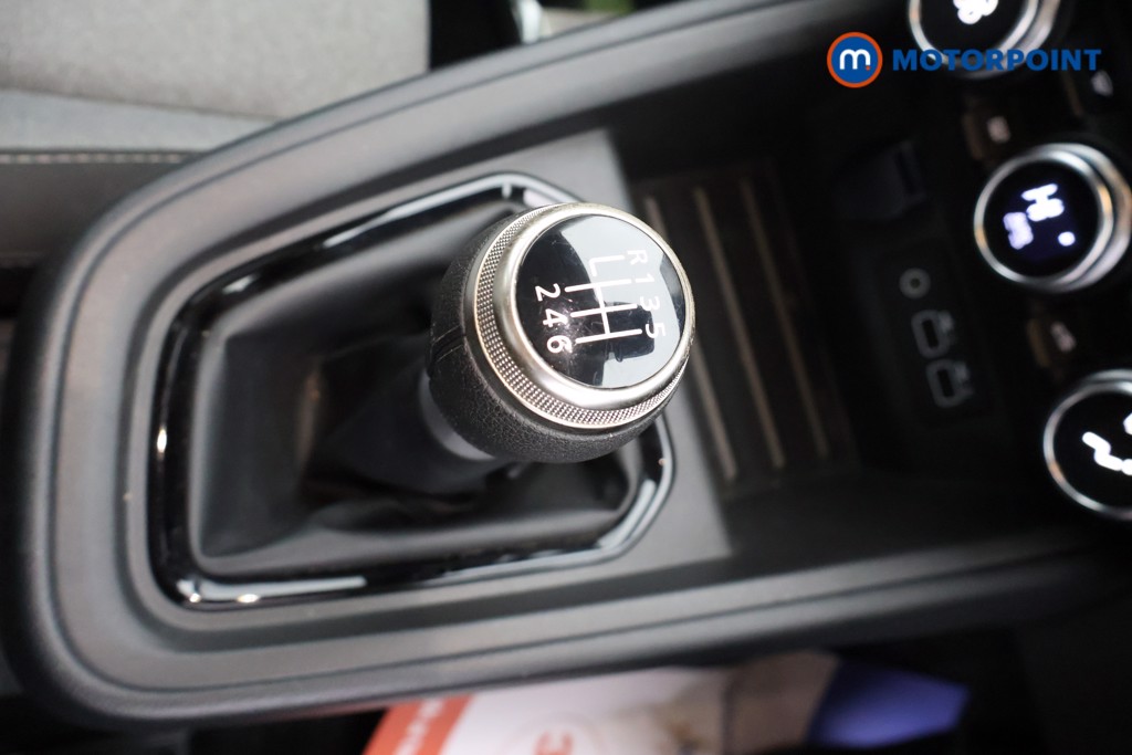 Renault Clio Evolution Manual Petrol Hatchback - Stock Number (1677815) - 10th supplementary image