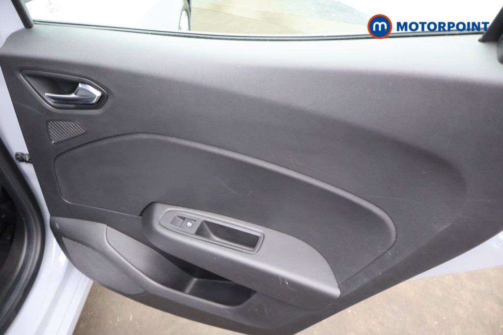 Renault Clio Evolution Manual Petrol Hatchback - Stock Number (1677815) - 20th supplementary image