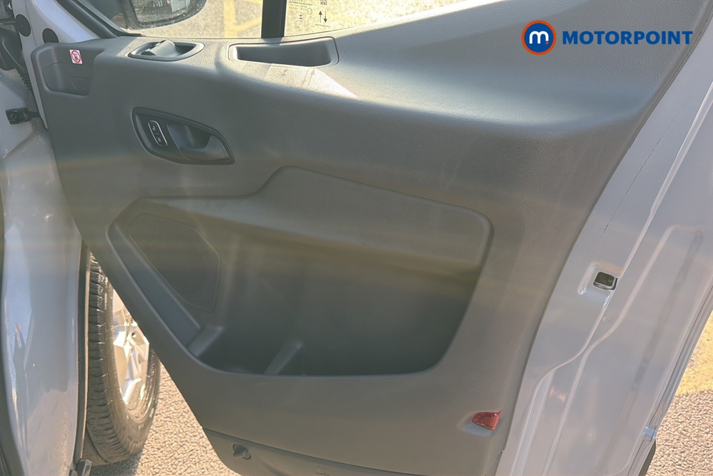 Ford Transit Limited Automatic Diesel Medium Roof Van - Stock Number (1678717) - 18th supplementary image