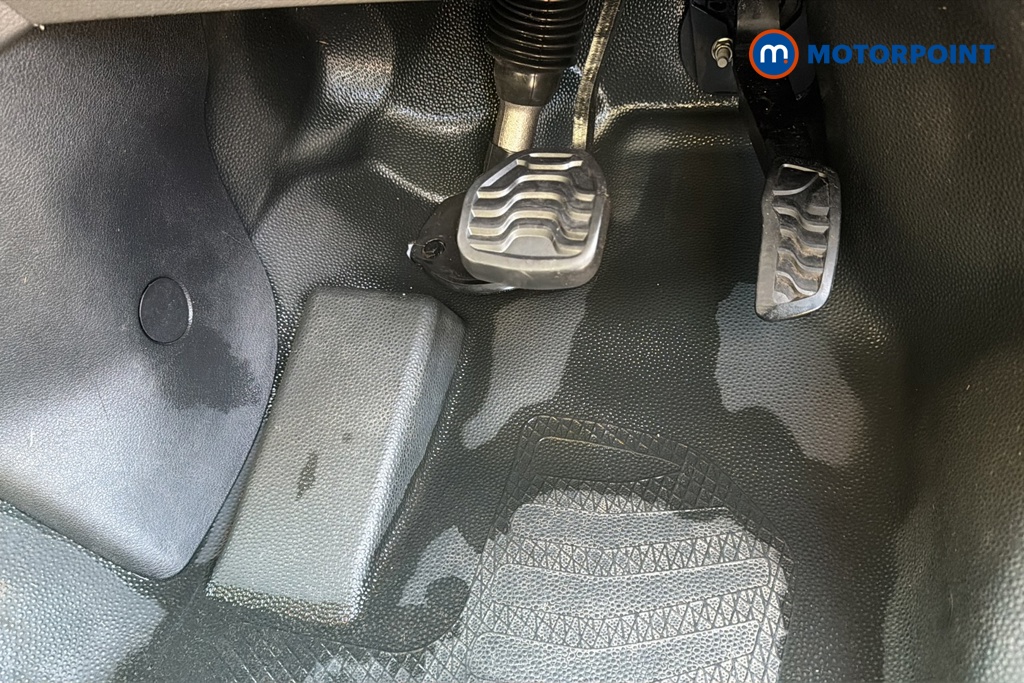 Ford Transit Limited Automatic Diesel Medium Roof Van - Stock Number (1678739) - 24th supplementary image