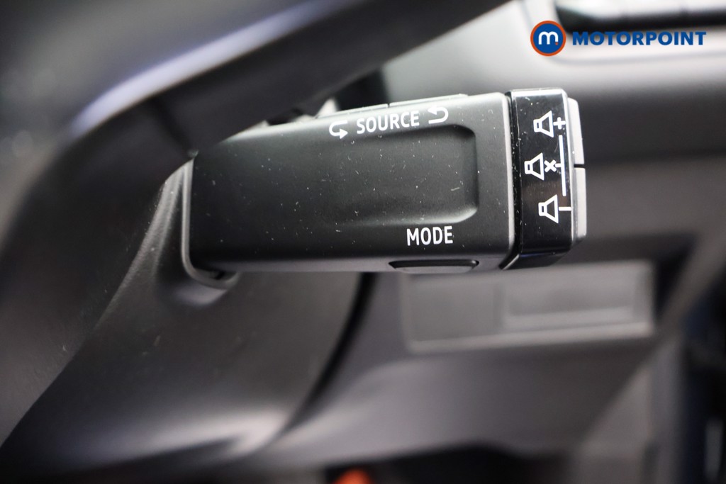 Renault Captur Se Edition Automatic Petrol-Electric Hybrid SUV - Stock Number (1678783) - 7th supplementary image