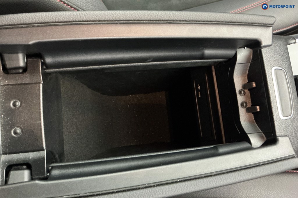 Mercedes-Benz GLA Amg Line Automatic Petrol SUV - Stock Number (1679174) - 14th supplementary image
