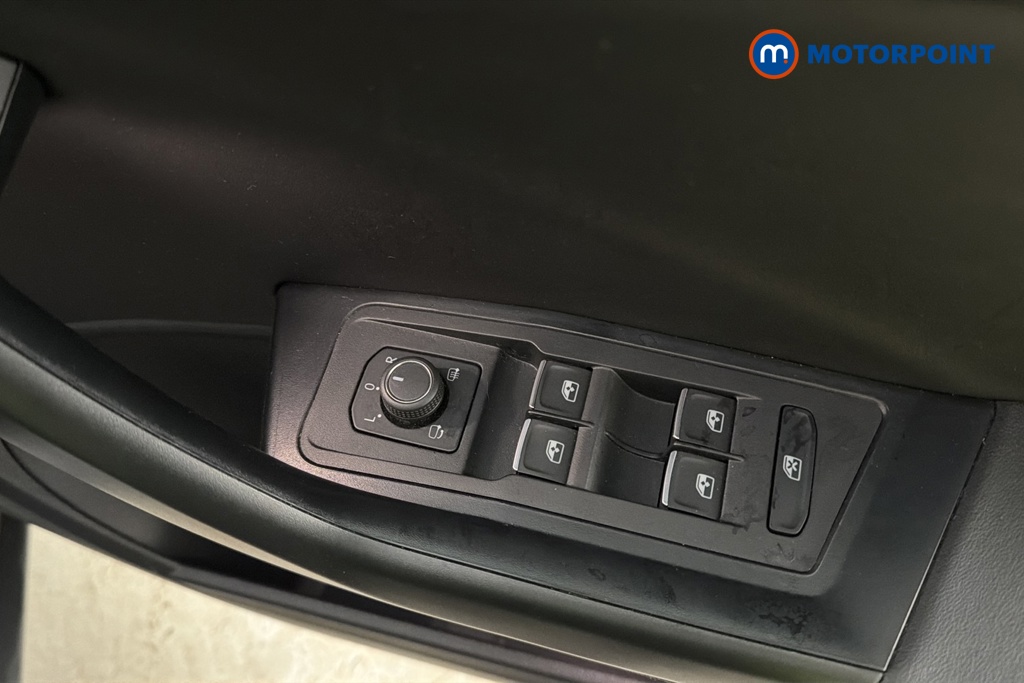 Volkswagen T-Roc R-Line Automatic Petrol SUV - Stock Number (1679701) - 19th supplementary image