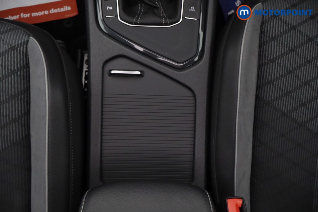 Volkswagen Tiguan R-Line Edition Automatic Petrol SUV - Stock Number (1680034) - 7th supplementary image