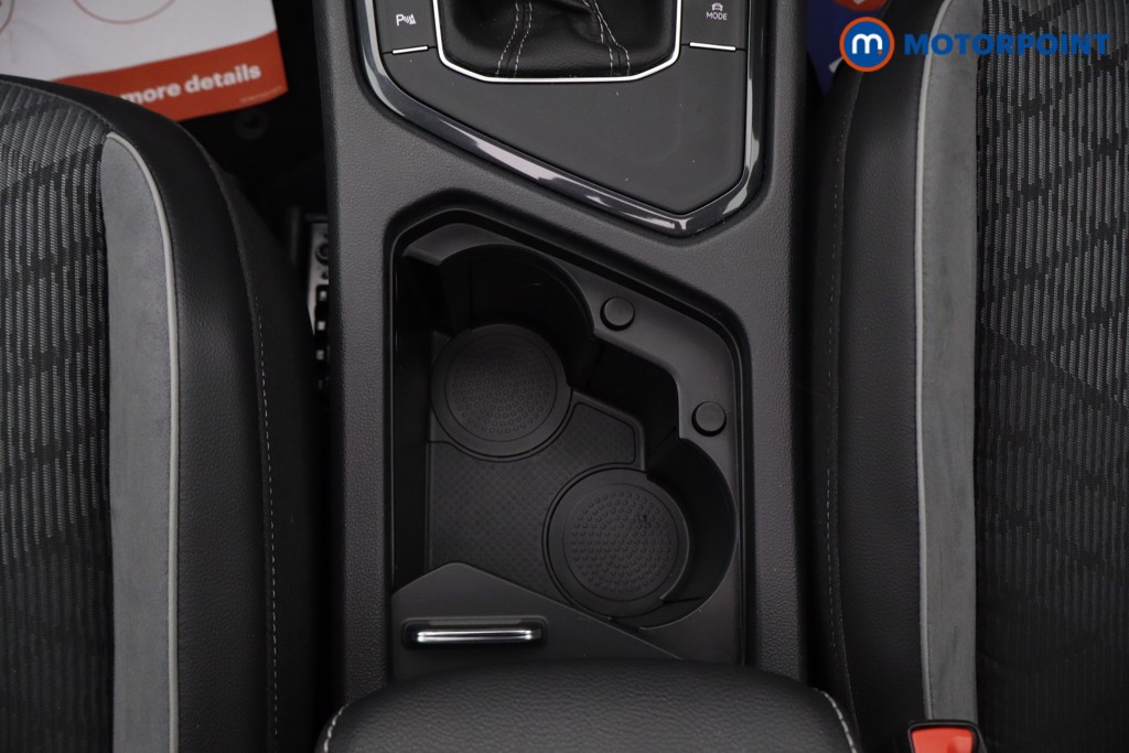 Volkswagen Tiguan R-Line Edition Automatic Petrol SUV - Stock Number (1680034) - 8th supplementary image