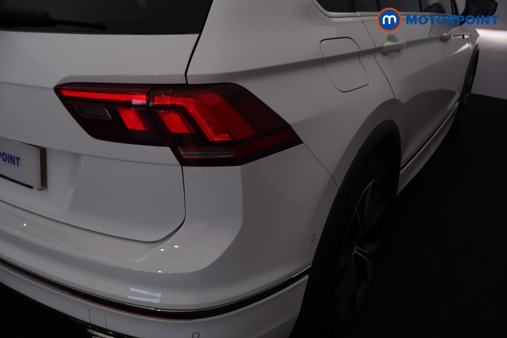 Volkswagen Tiguan R-Line Edition Automatic Petrol SUV - Stock Number (1680034) - 33rd supplementary image