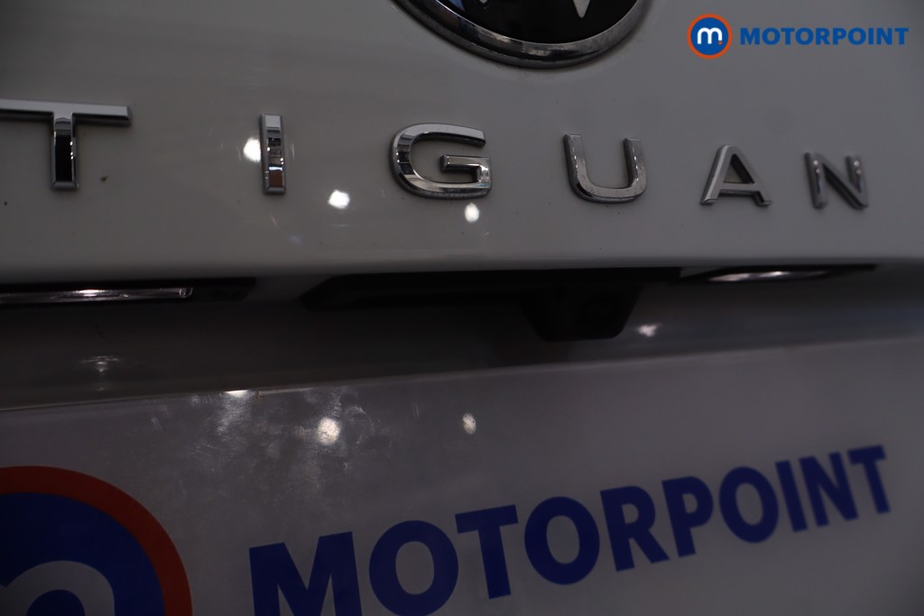 Volkswagen Tiguan R-Line Edition Automatic Petrol SUV - Stock Number (1680034) - 34th supplementary image