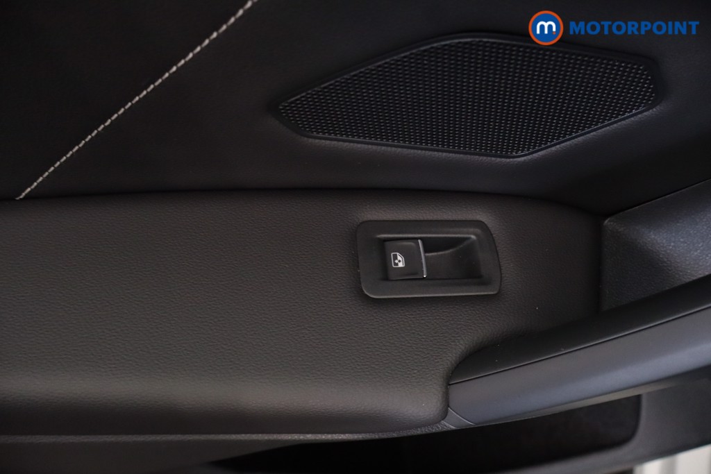 Volkswagen Tiguan R-Line Edition Automatic Petrol SUV - Stock Number (1680034) - 41st supplementary image