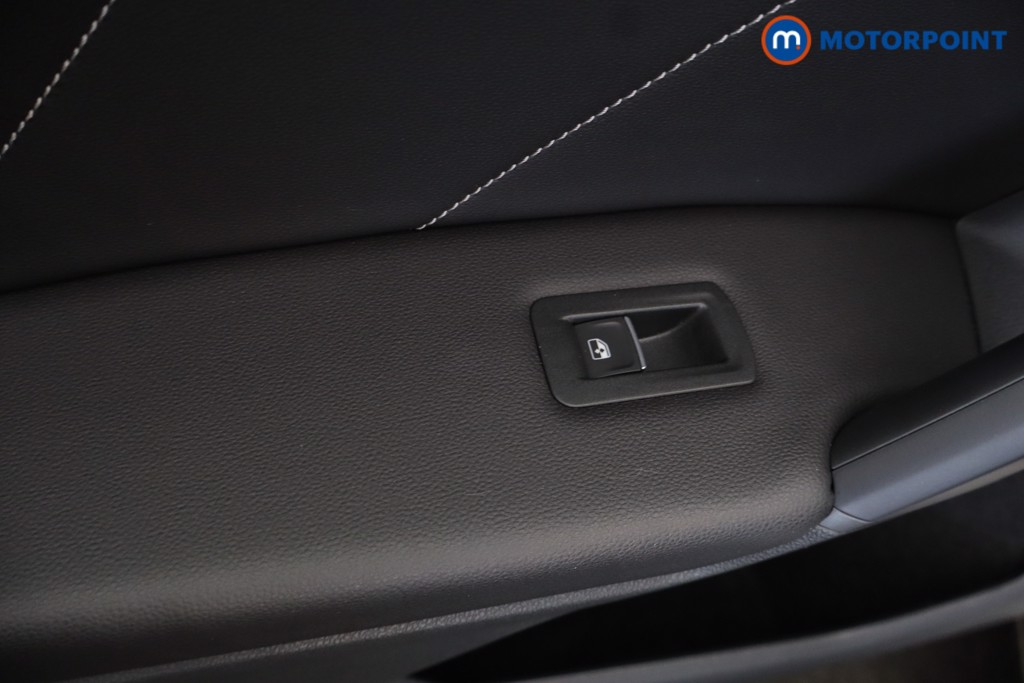 Volkswagen Tiguan R-Line Edition Automatic Petrol SUV - Stock Number (1680034) - 48th supplementary image