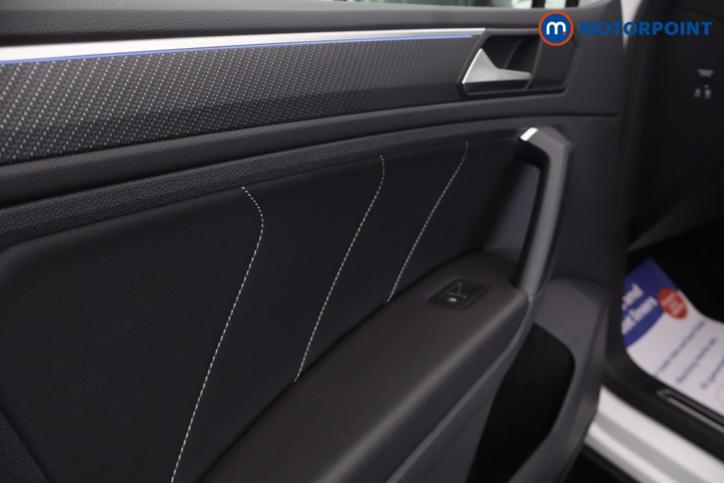 Volkswagen Tiguan R-Line Edition Automatic Petrol SUV - Stock Number (1680034) - 49th supplementary image