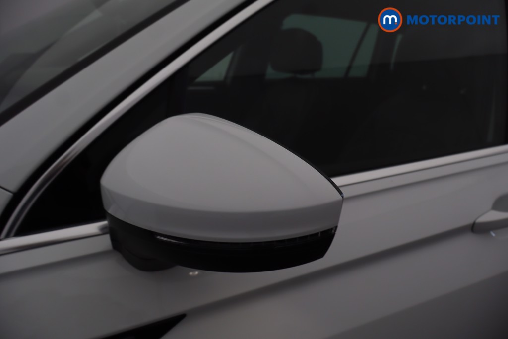 Volkswagen Tiguan R-Line Edition Automatic Petrol SUV - Stock Number (1680034) - 50th supplementary image