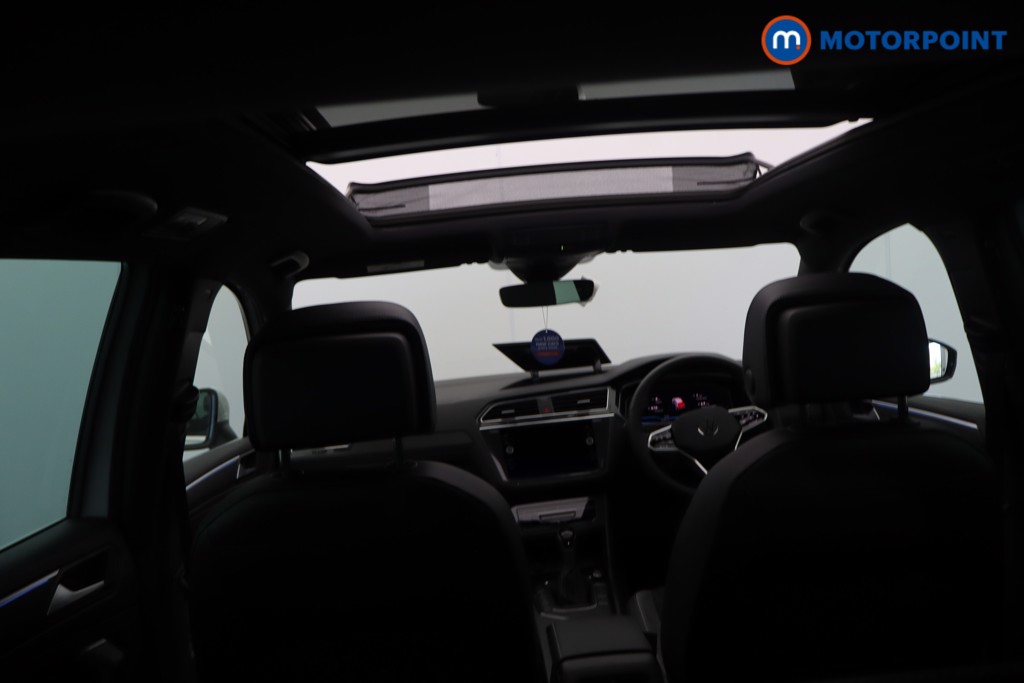 Volkswagen Tiguan R-Line Edition Automatic Petrol SUV - Stock Number (1680034) - 59th supplementary image