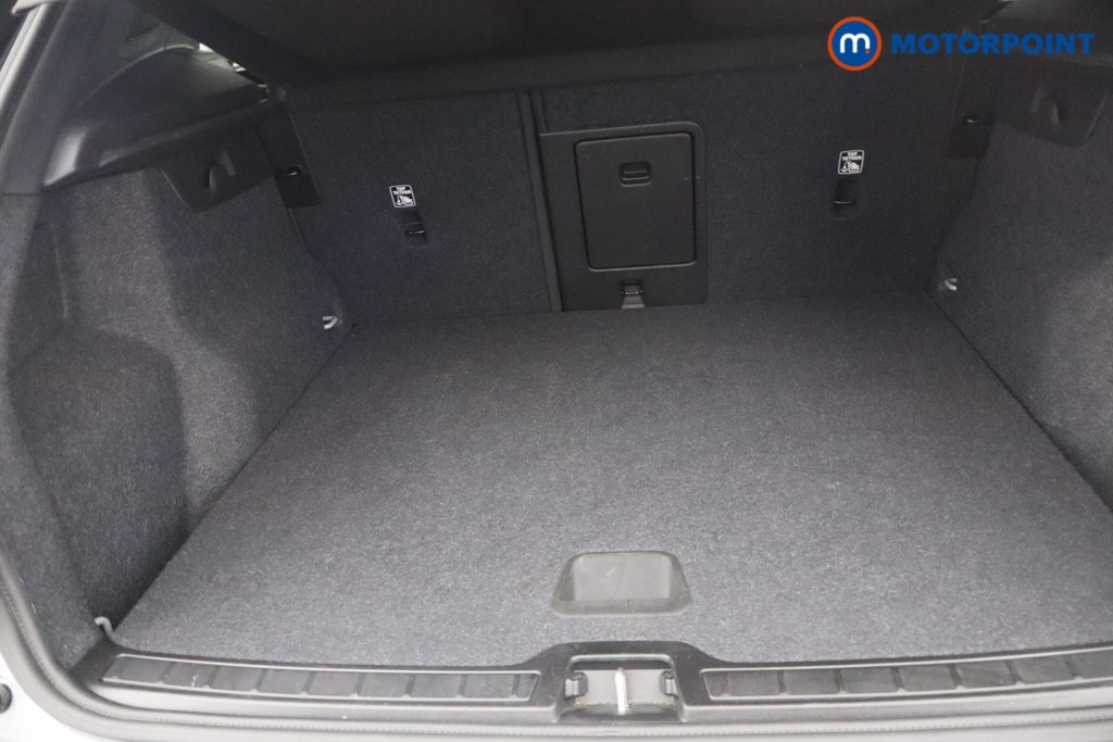 Volvo Xc40 Core Automatic Petrol SUV - Stock Number (1680446) - 6th supplementary image