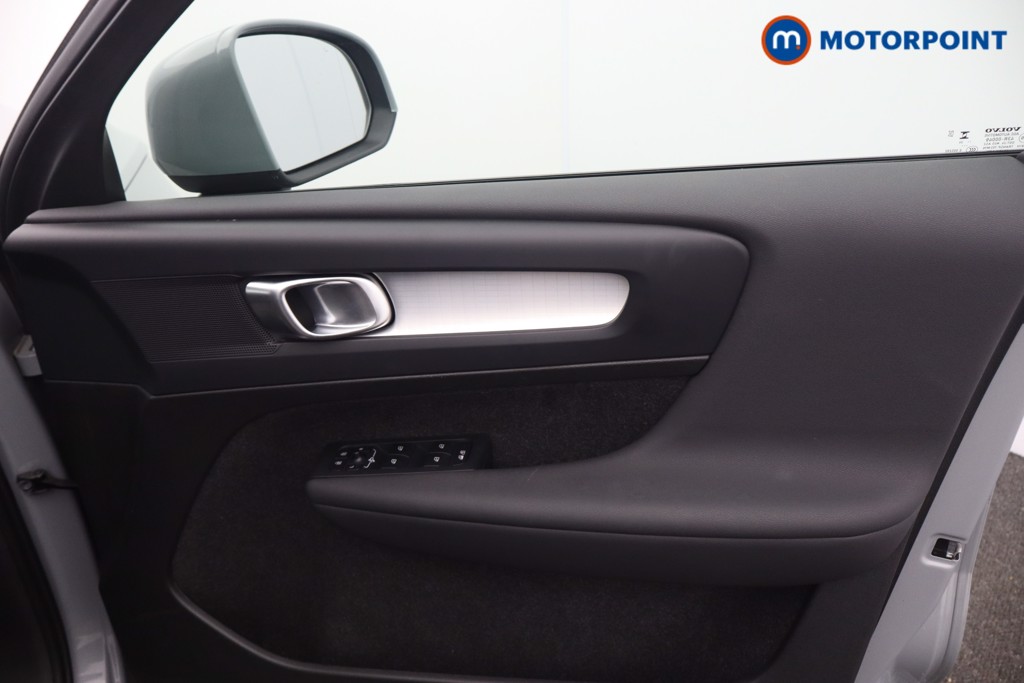 Volvo Xc40 Core Automatic Petrol SUV - Stock Number (1680446) - 10th supplementary image