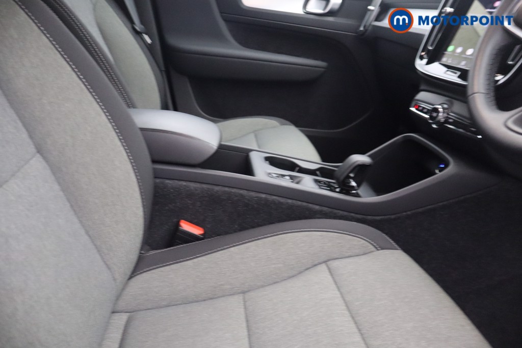 Volvo Xc40 Core Automatic Petrol SUV - Stock Number (1680446) - 12th supplementary image