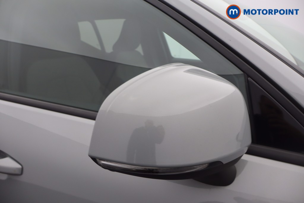 Volvo Xc40 Core Automatic Petrol SUV - Stock Number (1680446) - 19th supplementary image