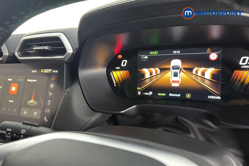 Mg Motor Uk ZS Trophy Automatic Petrol-Electric Hybrid SUV - Stock Number (1680749) - 7th supplementary image