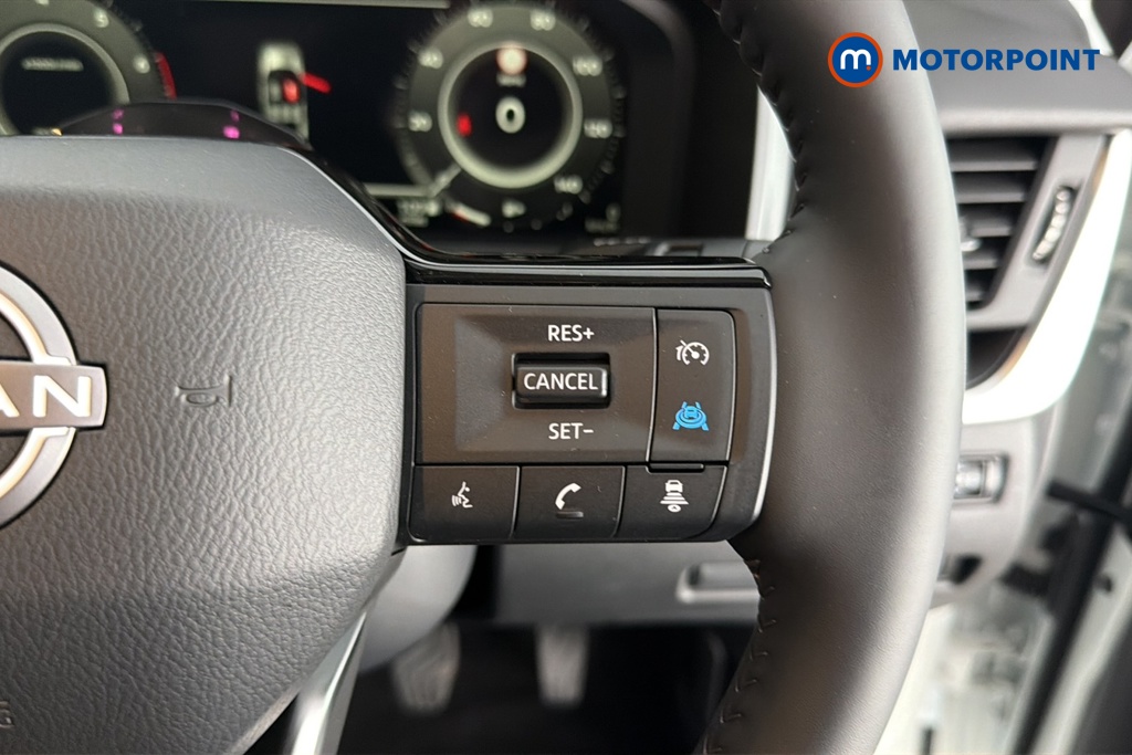 Nissan Qashqai N-Connecta Manual Petrol SUV - Stock Number (1681184) - 3rd supplementary image