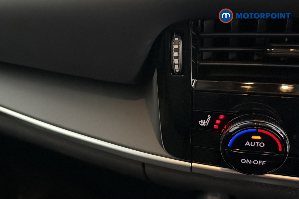 Nissan Qashqai N-Connecta Manual Petrol SUV - Stock Number (1681184) - 14th supplementary image
