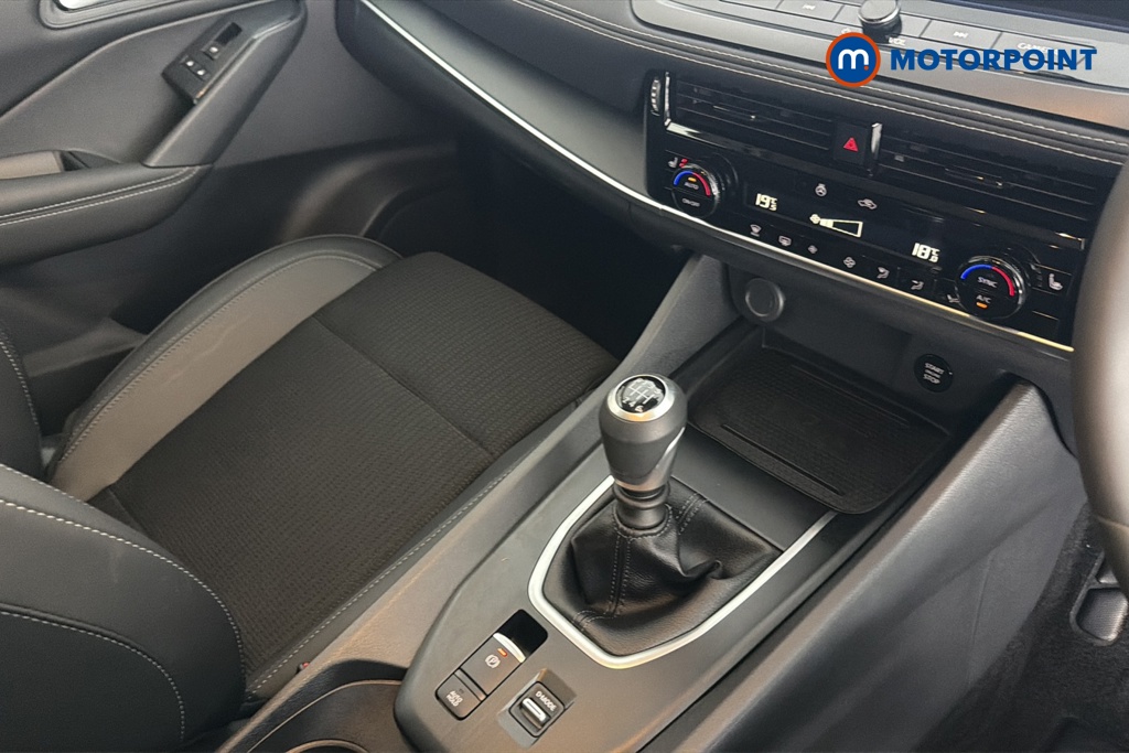 Nissan Qashqai N-Connecta Manual Petrol SUV - Stock Number (1681184) - 15th supplementary image