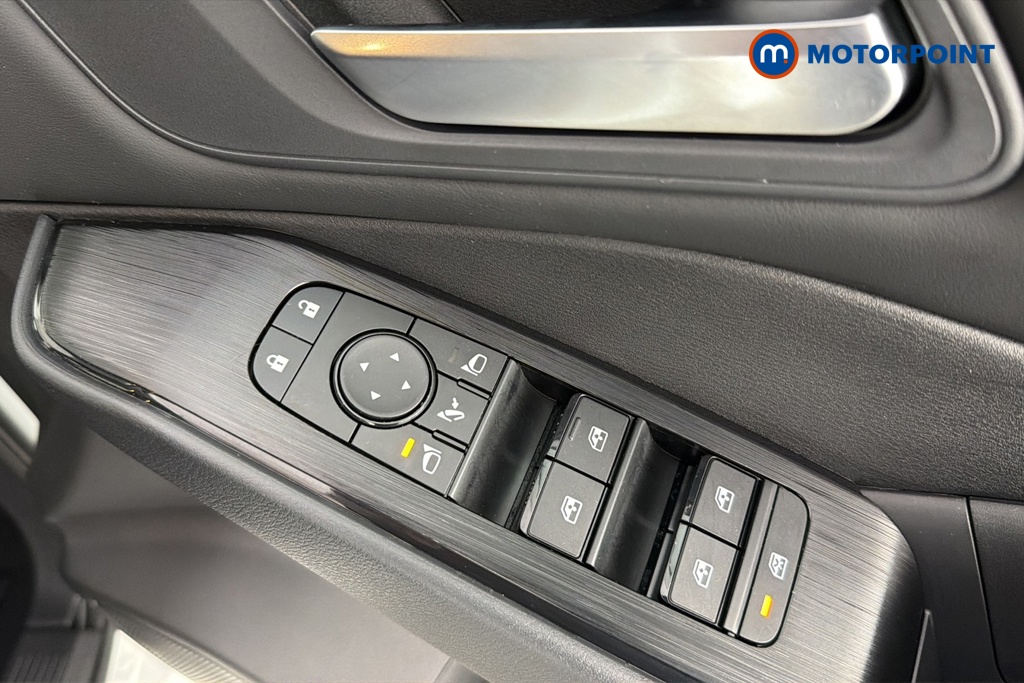 Nissan Qashqai N-Connecta Manual Petrol SUV - Stock Number (1681184) - 19th supplementary image