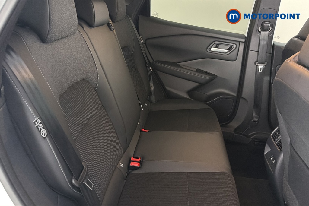Nissan Qashqai N-Connecta Manual Petrol SUV - Stock Number (1681184) - 25th supplementary image