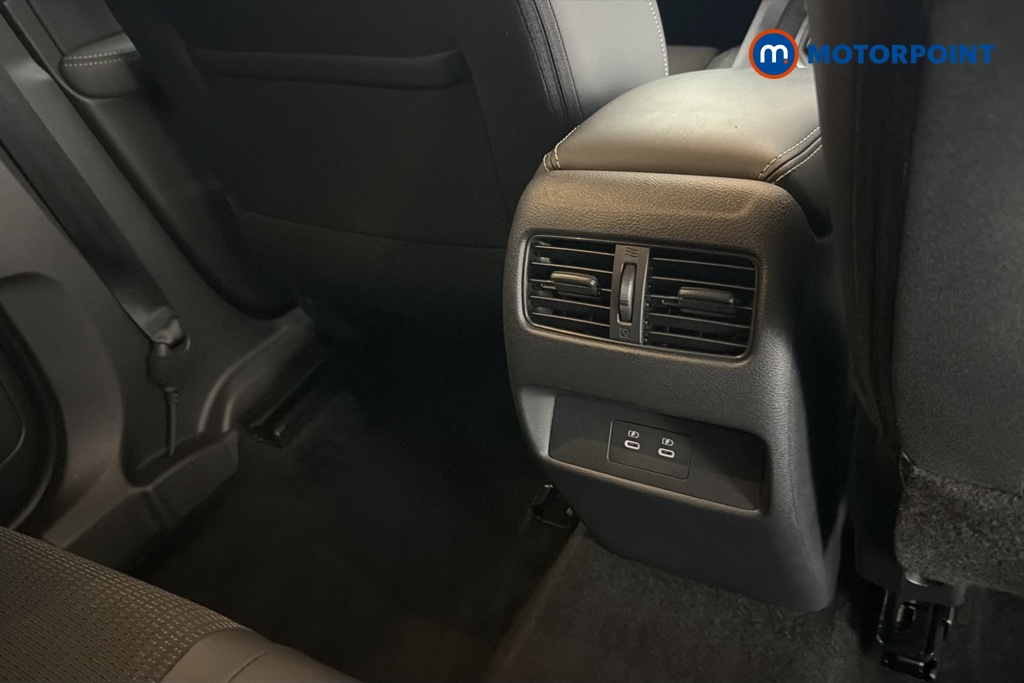 Nissan Qashqai N-Connecta Manual Petrol SUV - Stock Number (1681184) - 28th supplementary image