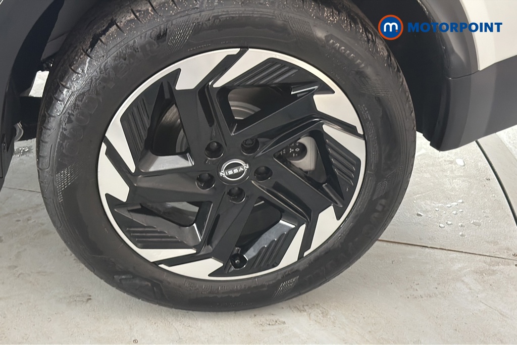 Nissan Qashqai N-Connecta Manual Petrol SUV - Stock Number (1681184) - 45th supplementary image